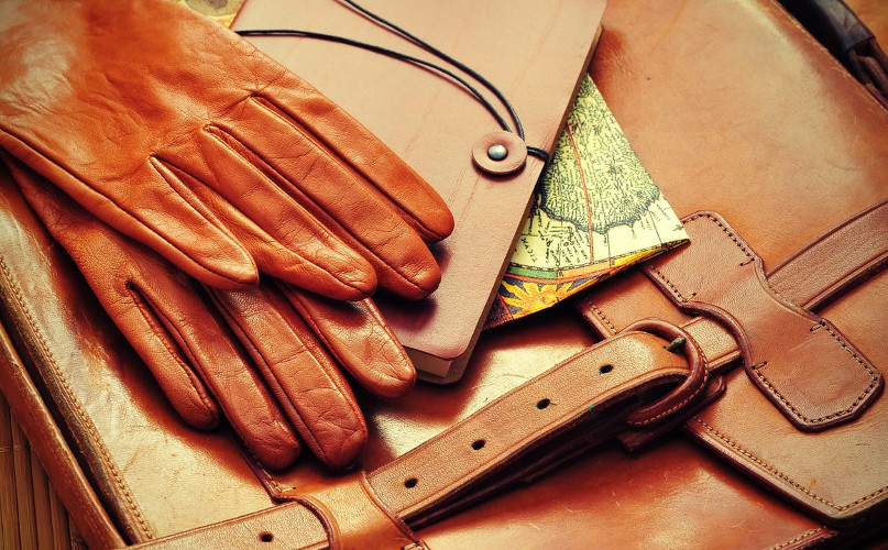 Entretien Matières Spéciales, Accessoires : Maroquiniers, Secteur du Luxe